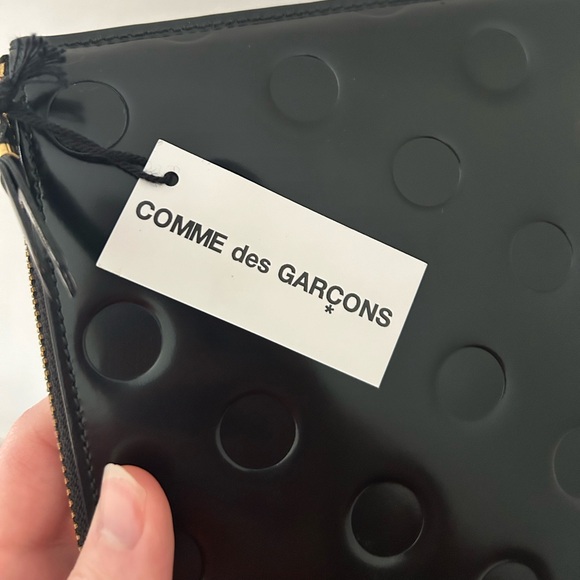 Comme Des Garçon Embossed Polka Dots Wallet - Picture 10 of 11